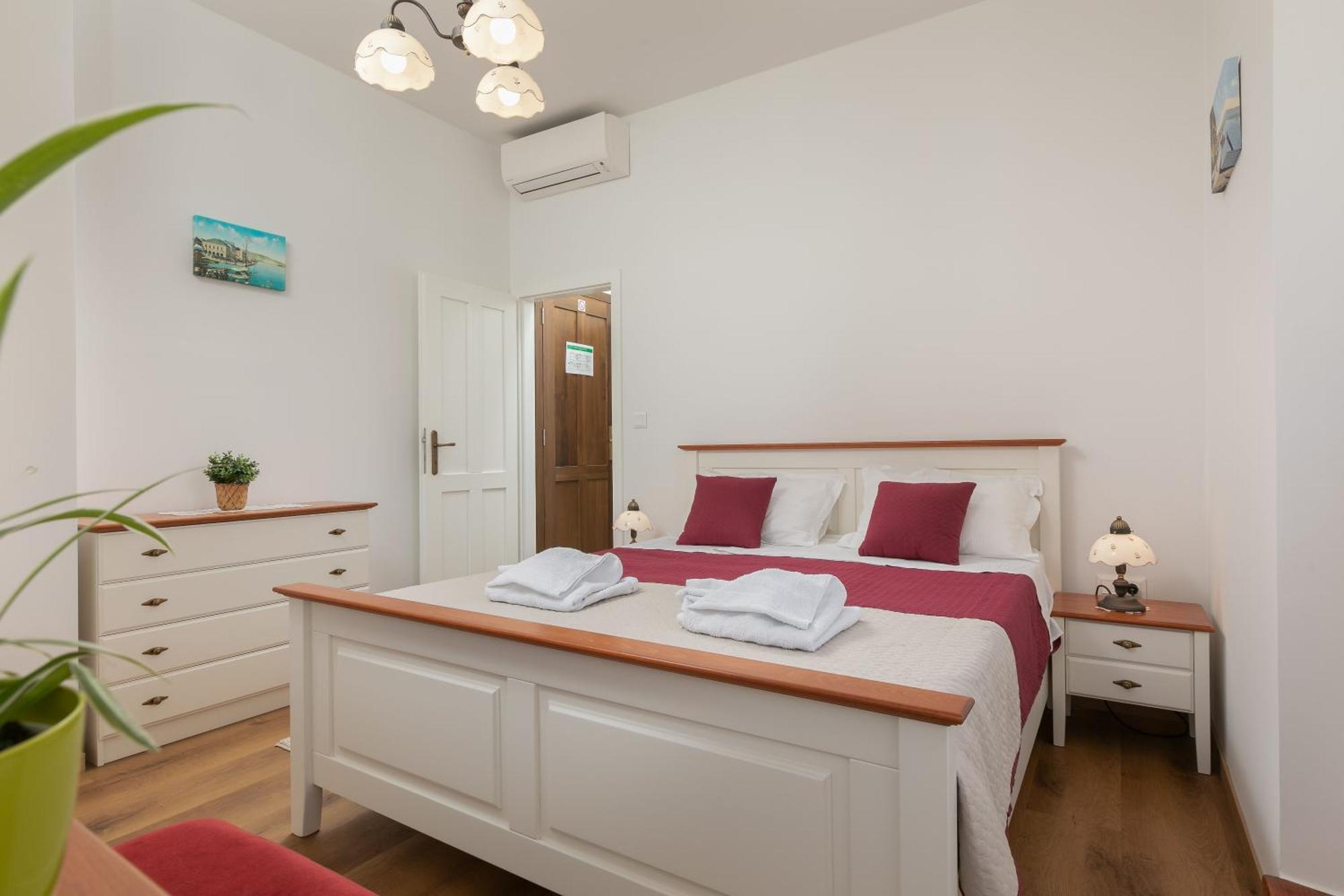Ancora Faros Stari Grad (Hvar) Quarto foto